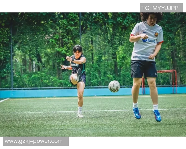 足球明星的梦想起点是每一个热爱足球的小孩子们的心中